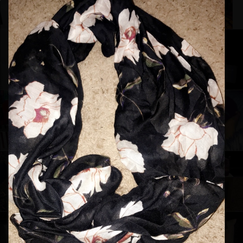 Floral scarve wore once